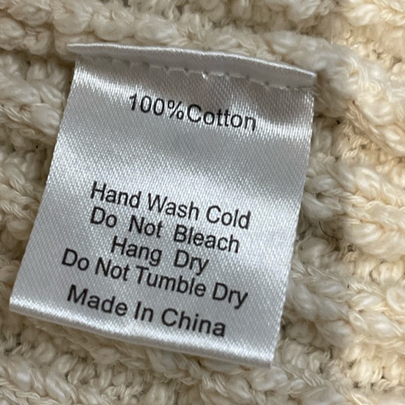 Sleeveless Midi Sweater Dress - Picture 10 of 12